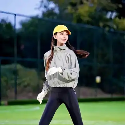 何静娜